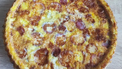 Tortillový koláč s vejci a ředkvičkami