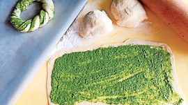 Věnec se špenátovým pestem