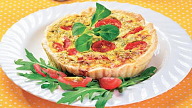 Bylinkový quiche s rajčátky