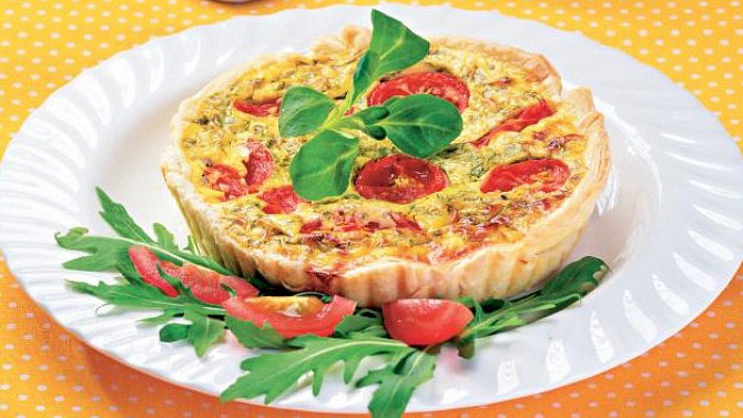 Bylinkový quiche s rajčátky