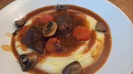 Hovězí po burgundsku  - Boeuf Bourguignonne podle Julii Child