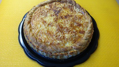 Koláč s květákem a šunkou