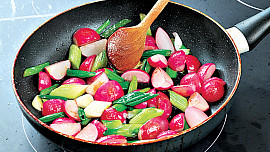 Salát z restovaných ředkviček