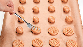 Banánové sušenky s burákovým máslem