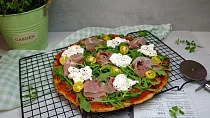 Cottage pizza s celozrnnou moukou