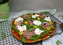 Cottage pizza s celozrnnou moukou