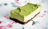 Matcha raw cheesecake