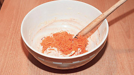 Mrkvové muffiny se sladkým sýrovým krémem