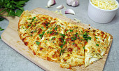 Sýrová tortilla à la garlic bread (Sýrová tortilla à la garlic bread)