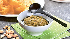 Bylinkové pesto