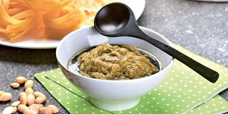 Bylinkové pesto
