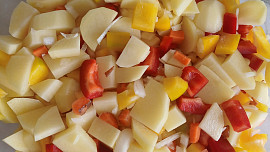 Kuřecí prsa se zeleninou z jednoho pekáče