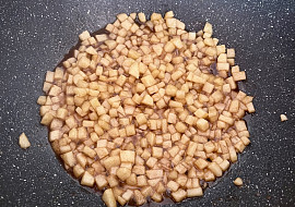 Bezlepkové karamelizované jablečné muffiny s ořechy