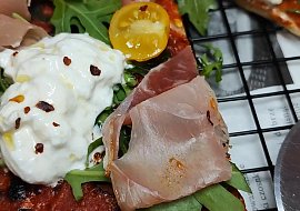 Cottage pizza s celozrnnou moukou