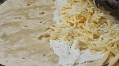 Sýrová tortilla à la garlic bread