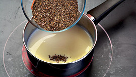 Kaše z chia semínek s povidly