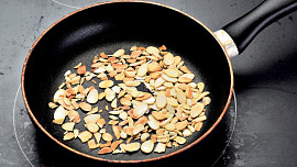 Kaše z chia semínek s povidly