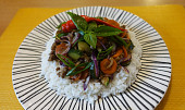 Korejské stir-fry z mletého masa a cukety