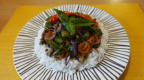 Korejské stir-fry z mletého masa a cukety