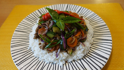 Korejské stir-fry z mletého masa a cukety
