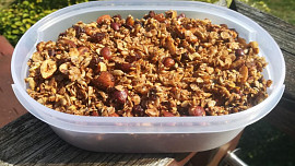 Ořechová granola