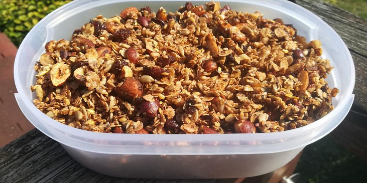 Ořechová granola