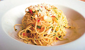 Špagety aglio olio e peperoncino