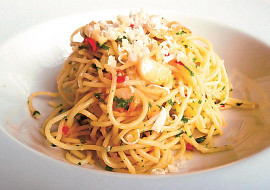 Špagety aglio olio e peperoncino