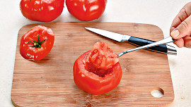 Zapečená rajčata s vejcem