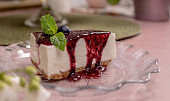 Nepečený cheesecake s borůvkami