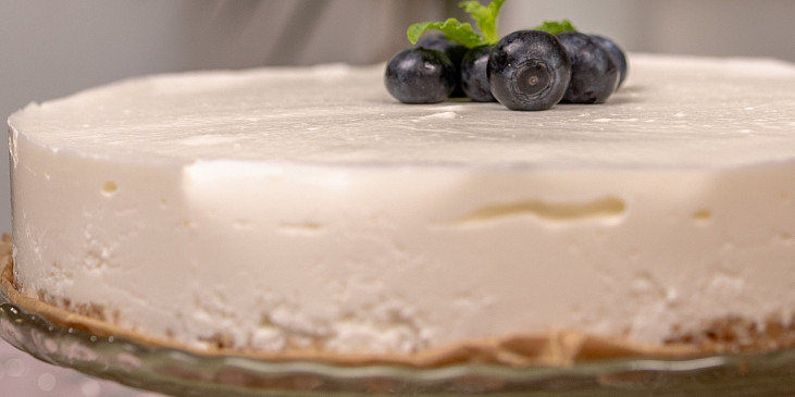 Nepečený cheesecake s borůvkami