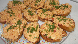 Sýrová pomazánka na topinky à la tatarák