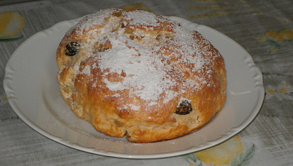 Tvarohový mazanec s kandovanou kůrou