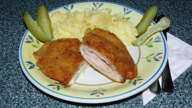 Cordon bleu - plněný řízek