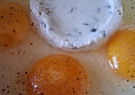 Jednoduchá vajíčková pomazánka z horkovzdušné fritézy