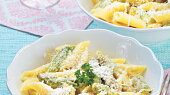 Penne se smetanou a chřestem