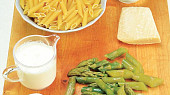 Penne se smetanou a chřestem