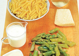 Penne se smetanou a chřestem