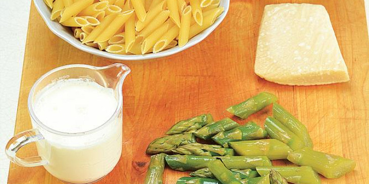 Penne se smetanou a chřestem
