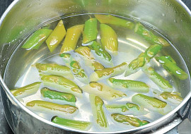 Penne se smetanou a chřestem