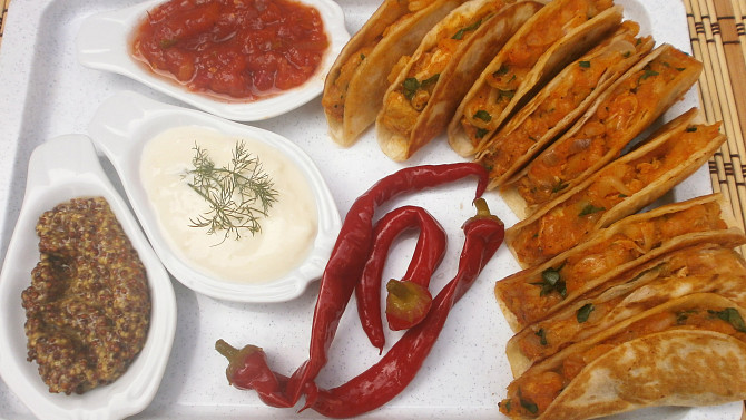 Plněná mini tortilla