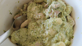 Gnocchi s brokolicí, nivou a zakysanou smetanou