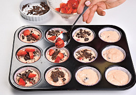 Jahodové muffiny s čokoládou