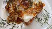 Toast à la turecká vejce cilbir