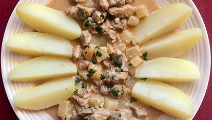Vepřové maso v kedlubnách, Vepřové maso v kedlubnách s vařenými brambory