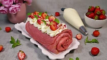 Jahodová palačinková roláda