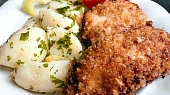 Kuřecí podmáslové řízečky, smažené v čerstvé strouhance