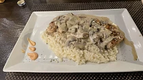 Žampiony na smetaně s kuřecím masem - rychlovka
