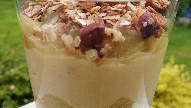 Veganský pudink s rebarborou