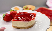 Jahodové cheesecake řezy